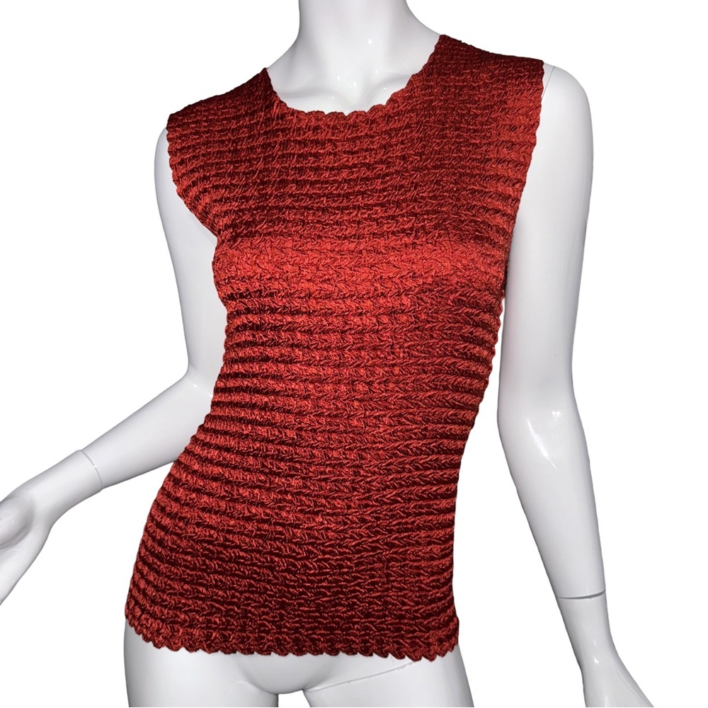 NWT Quintessential Sleeveless Crinkle Popcorn Ketchup Red Y2K Blouse‎ Minimalist